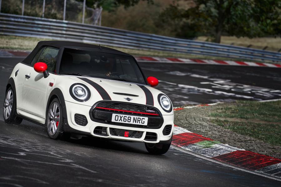  Mini John Cooper Works Cabrio (F57) 2018 года  (WW) (фото 23 из 36)